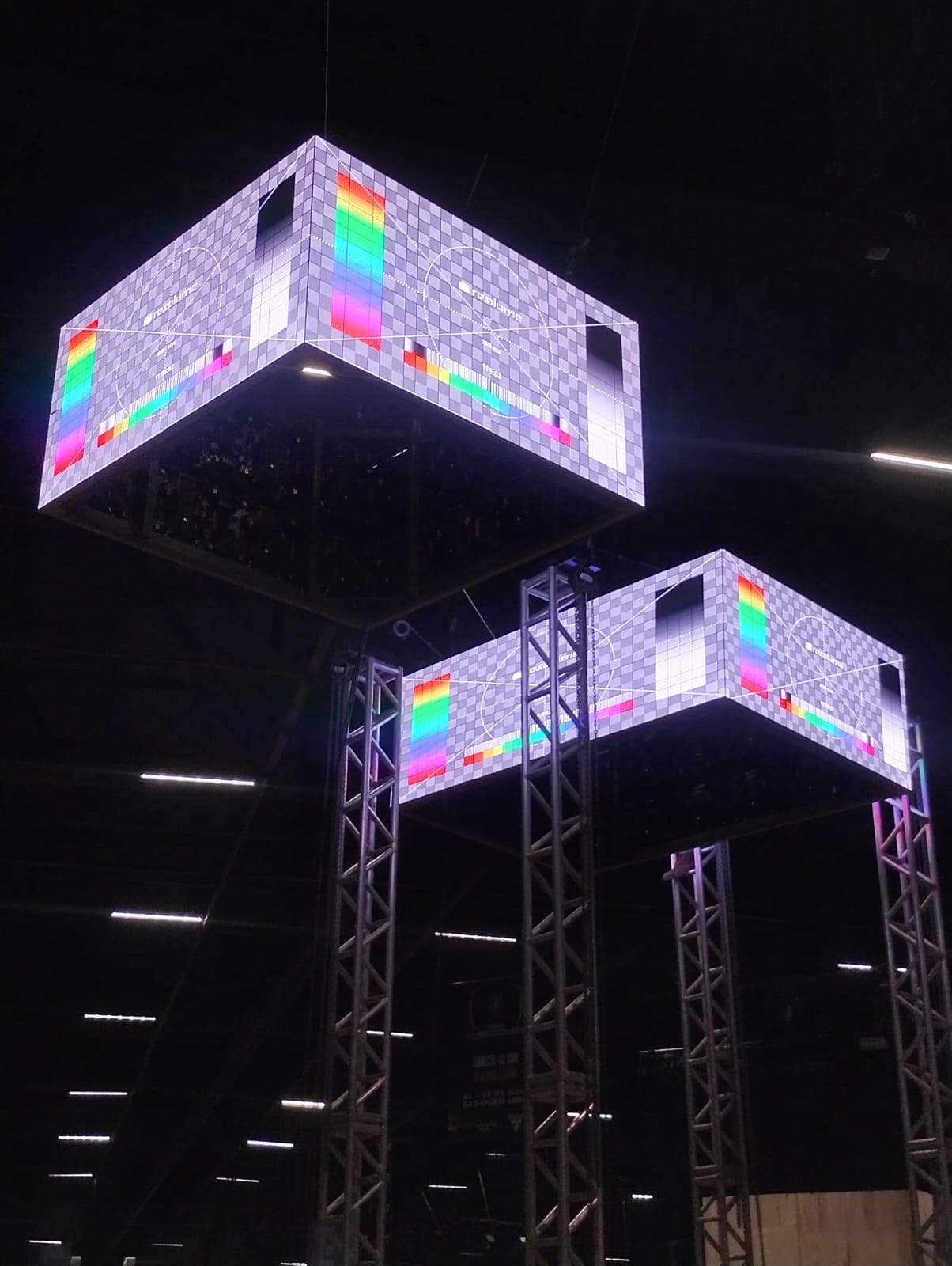 Painel de LED em quina